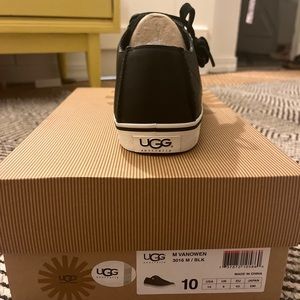 Mens leather Ugg sneakers
